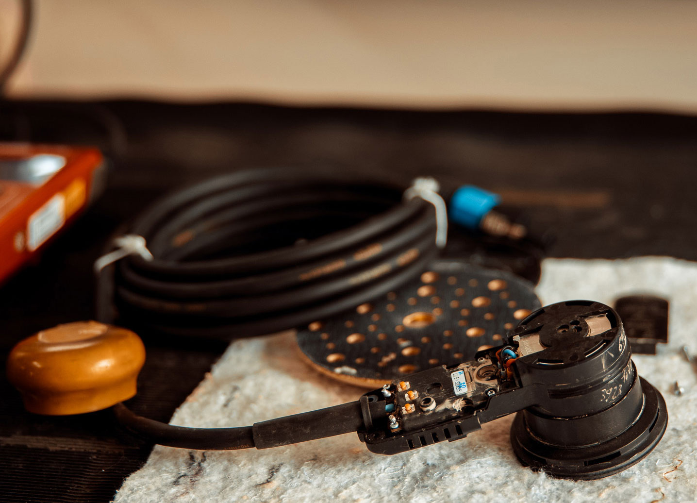 Werkzeug-Nahaufnahme — Innenleben eines Elektrowerkzeugs